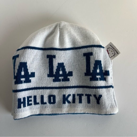 Hello Kitty x Los Angeles Dodgers Beanie Adult Blue Knit MLB Reversible 2021 SGA - Picture 3 of 7